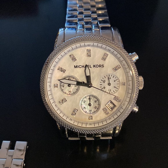 Michael Kors Watch - Picture 2 of 5